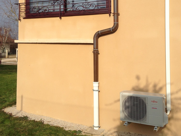 Climatisation réversible installée sur une maison à LACROST (71)